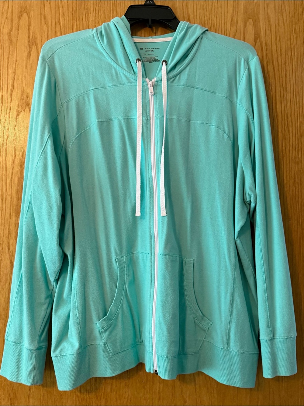 Womens 3X Tek Gear zip up hooded sweatshirt jacket. Excellent condition pockets